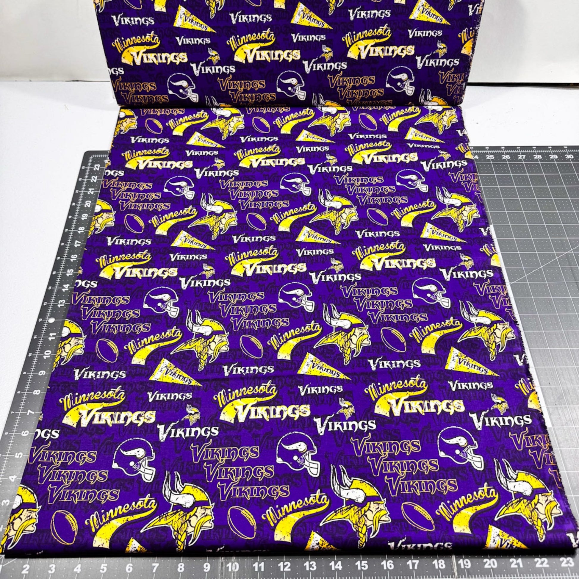 Pennant Minnesota Vikings fabric 14446 NFL Cotton Fabric - Mary Jo Fabrics