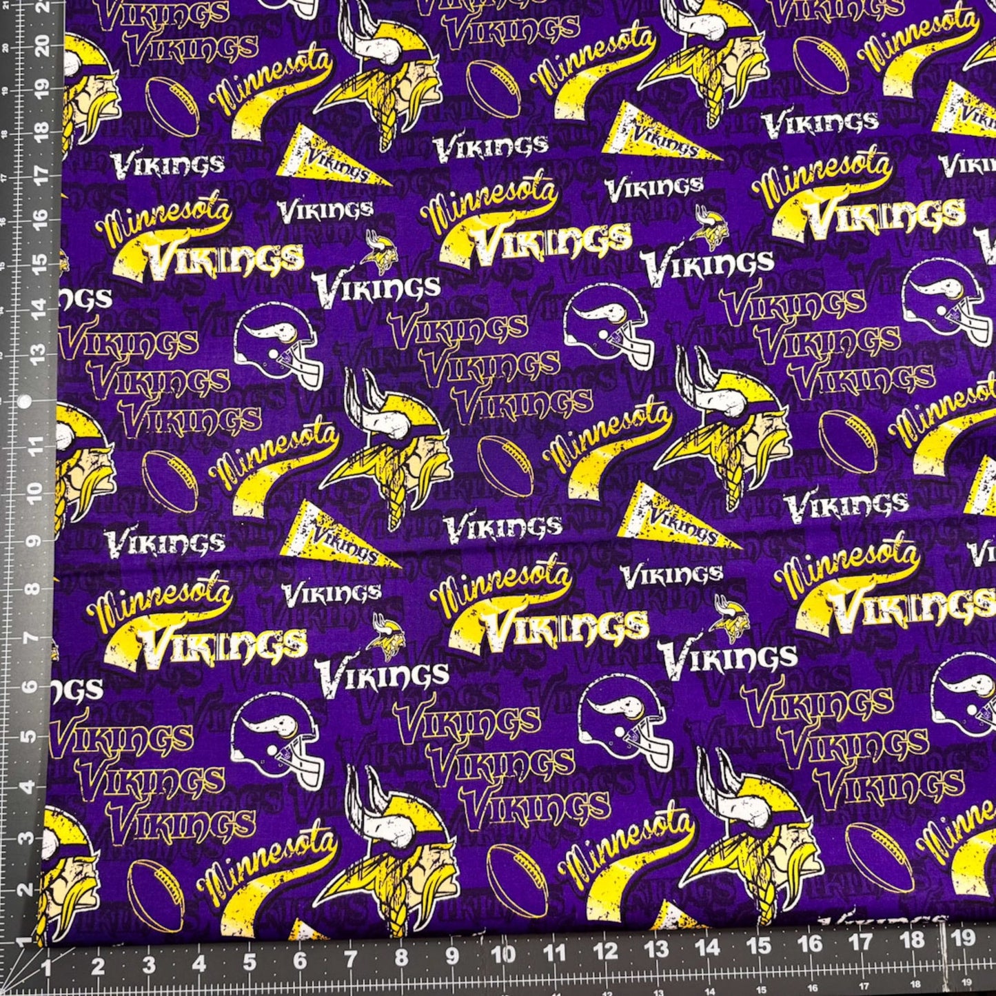 Pennant Minnesota Vikings fabric 14446 NFL Cotton Fabric - Mary Jo Fabrics