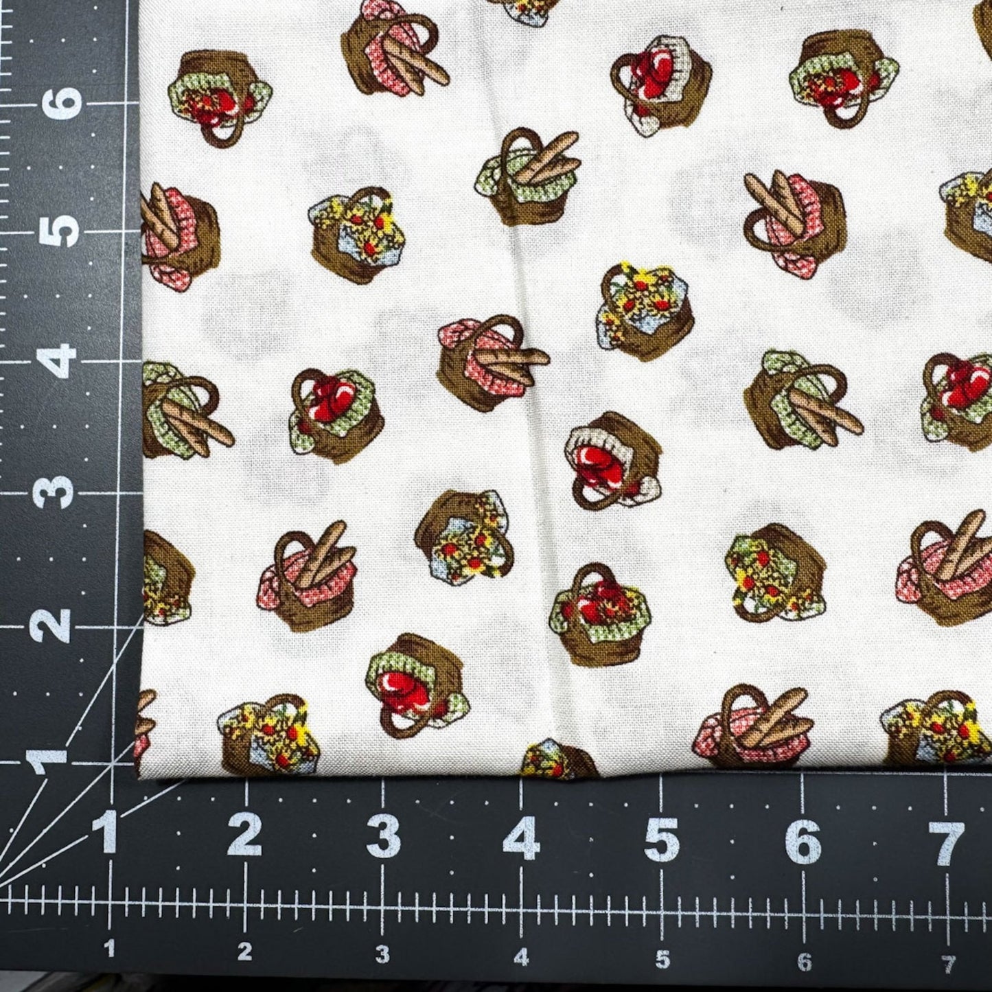 Picnic baskets and Apples Cotton Fabric 50300 Cream - Mary Jo Fabrics