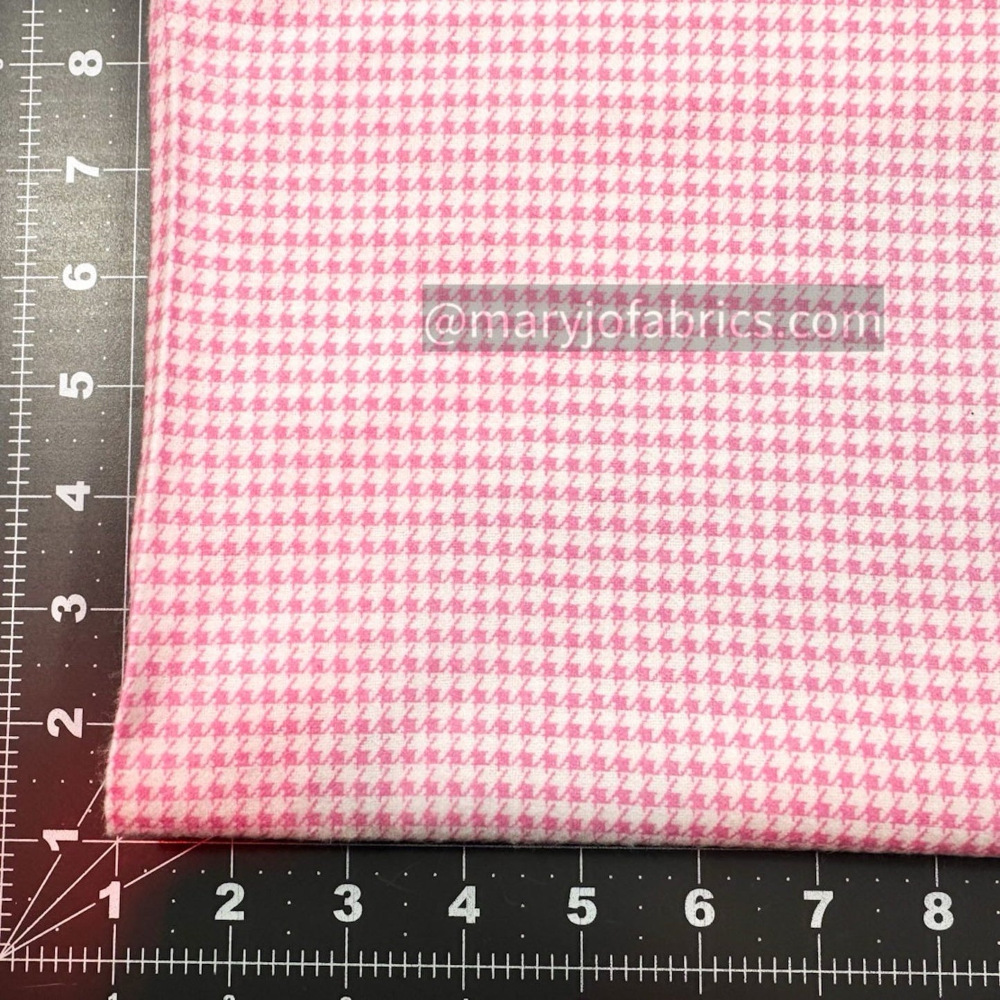 Pink Houndstooth FLANNEL 0014 - 2 Pink Flannel - Mary Jo Fabrics