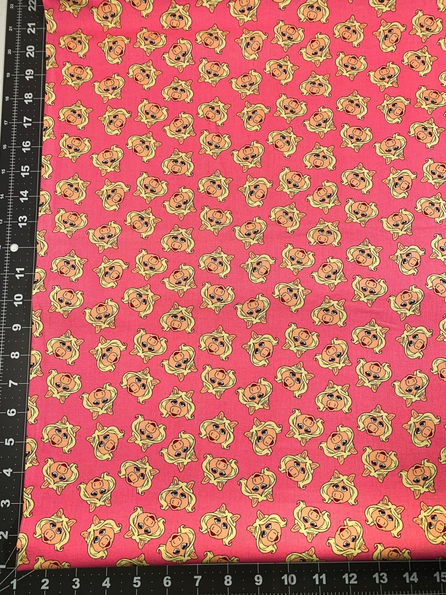 Pink Miss Piggy fabric Muppets cotton fabric - Mary Jo Fabrics