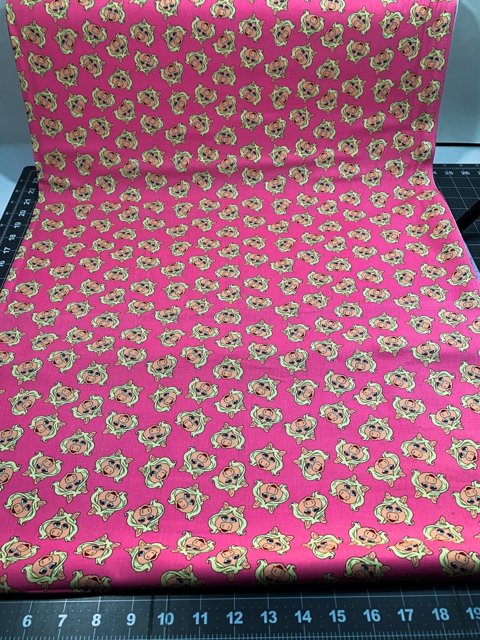 Pink Miss Piggy fabric Muppets cotton fabric - Mary Jo Fabrics