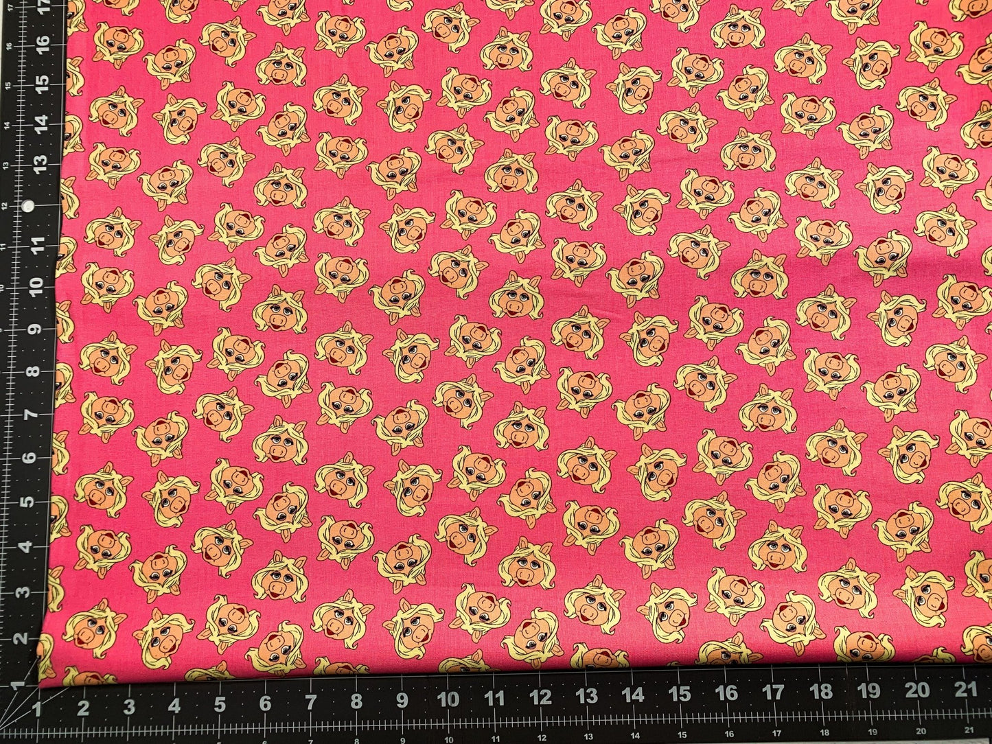 Pink Miss Piggy fabric Muppets cotton fabric - Mary Jo Fabrics