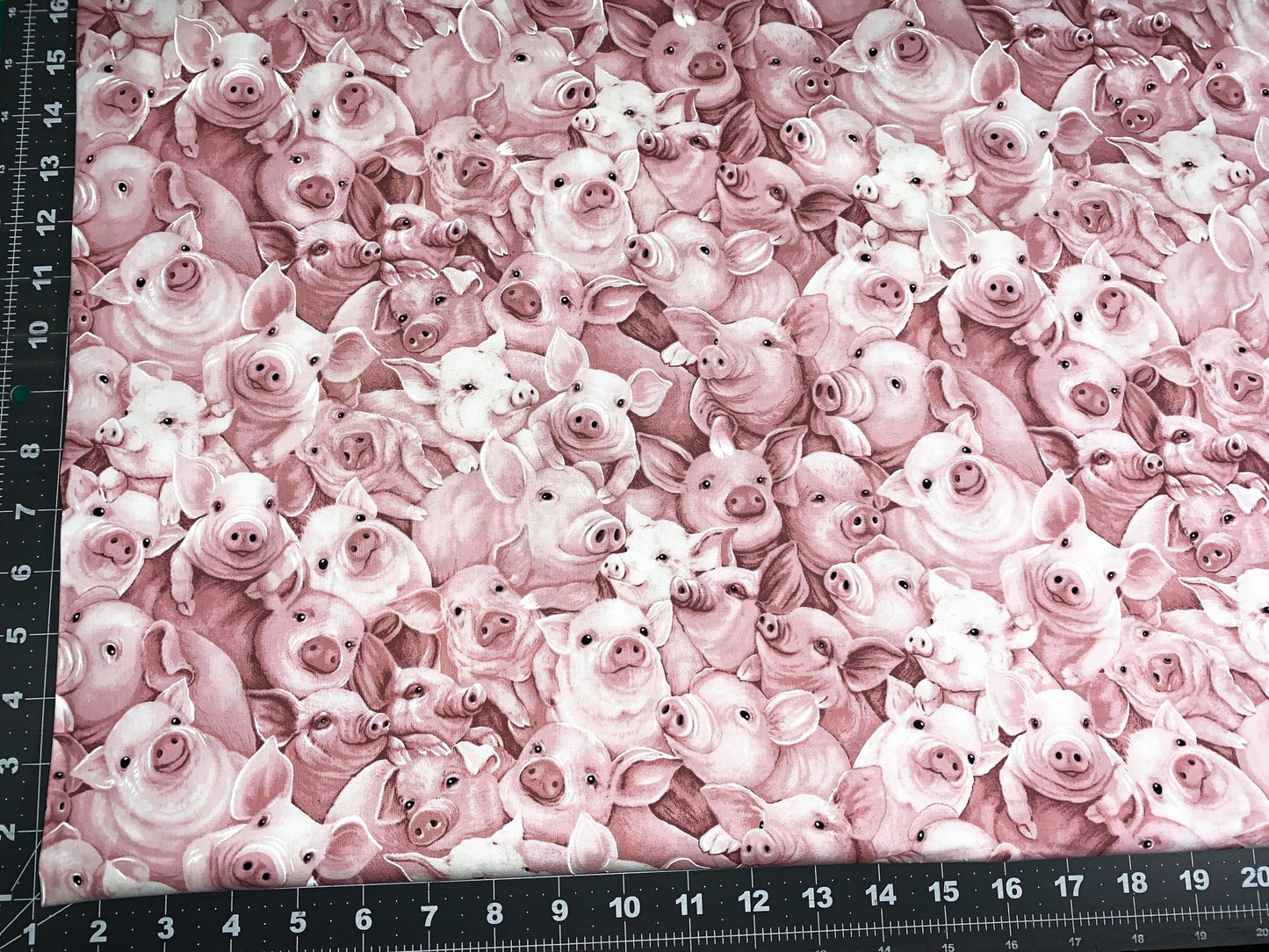 Pink pig fabric C8063 pigs cotton fabric - Mary Jo Fabrics