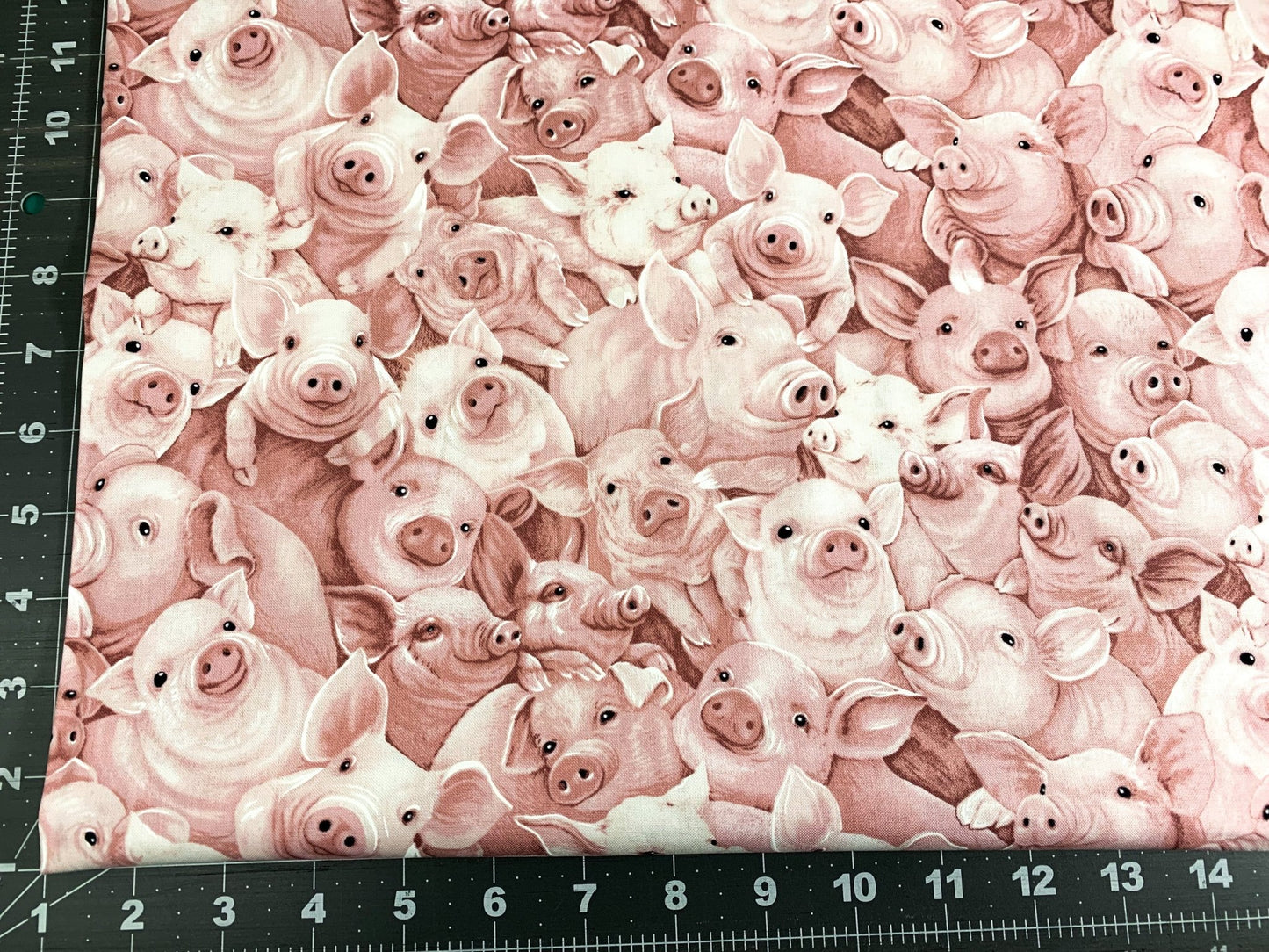 Pink pig fabric C8063 pigs cotton fabric - Mary Jo Fabrics