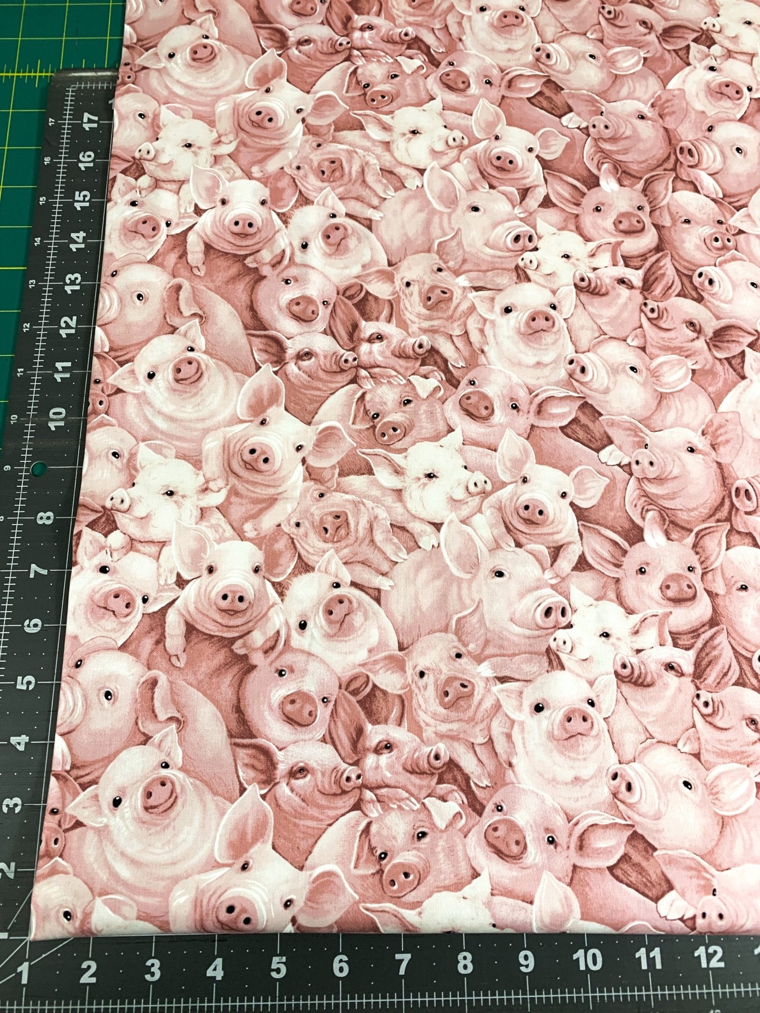 Pink pig fabric C8063 pigs cotton fabric - Mary Jo Fabrics