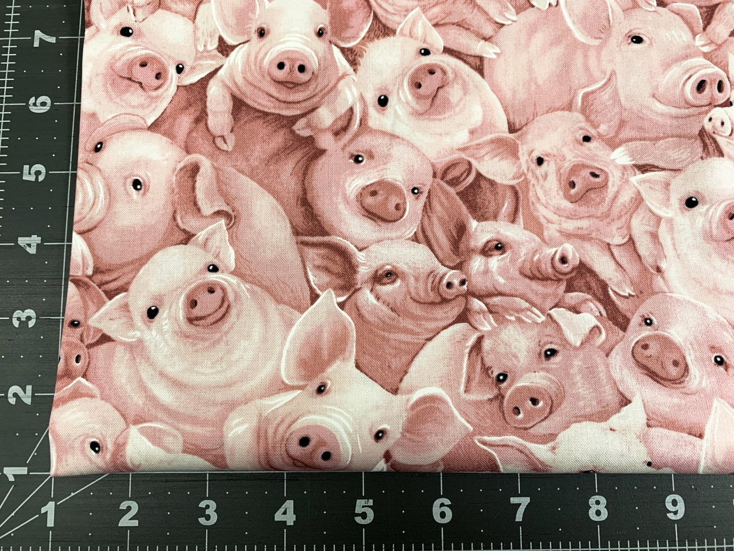 Pink pig fabric C8063 pigs cotton fabric - Mary Jo Fabrics