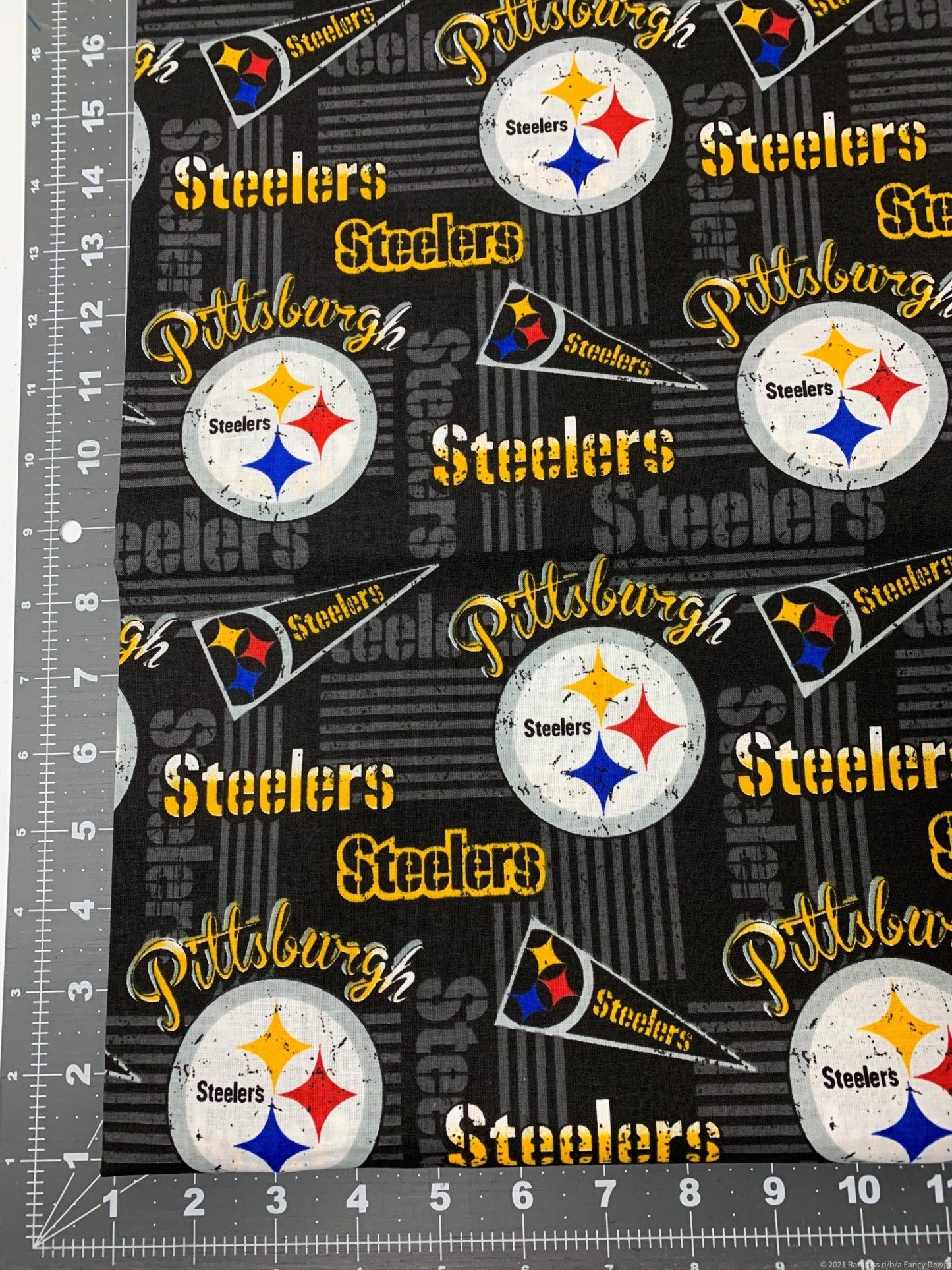 Pittsburgh Steelers fabric 14450 Pennant Steeler NFL fabric - Mary Jo Fabrics