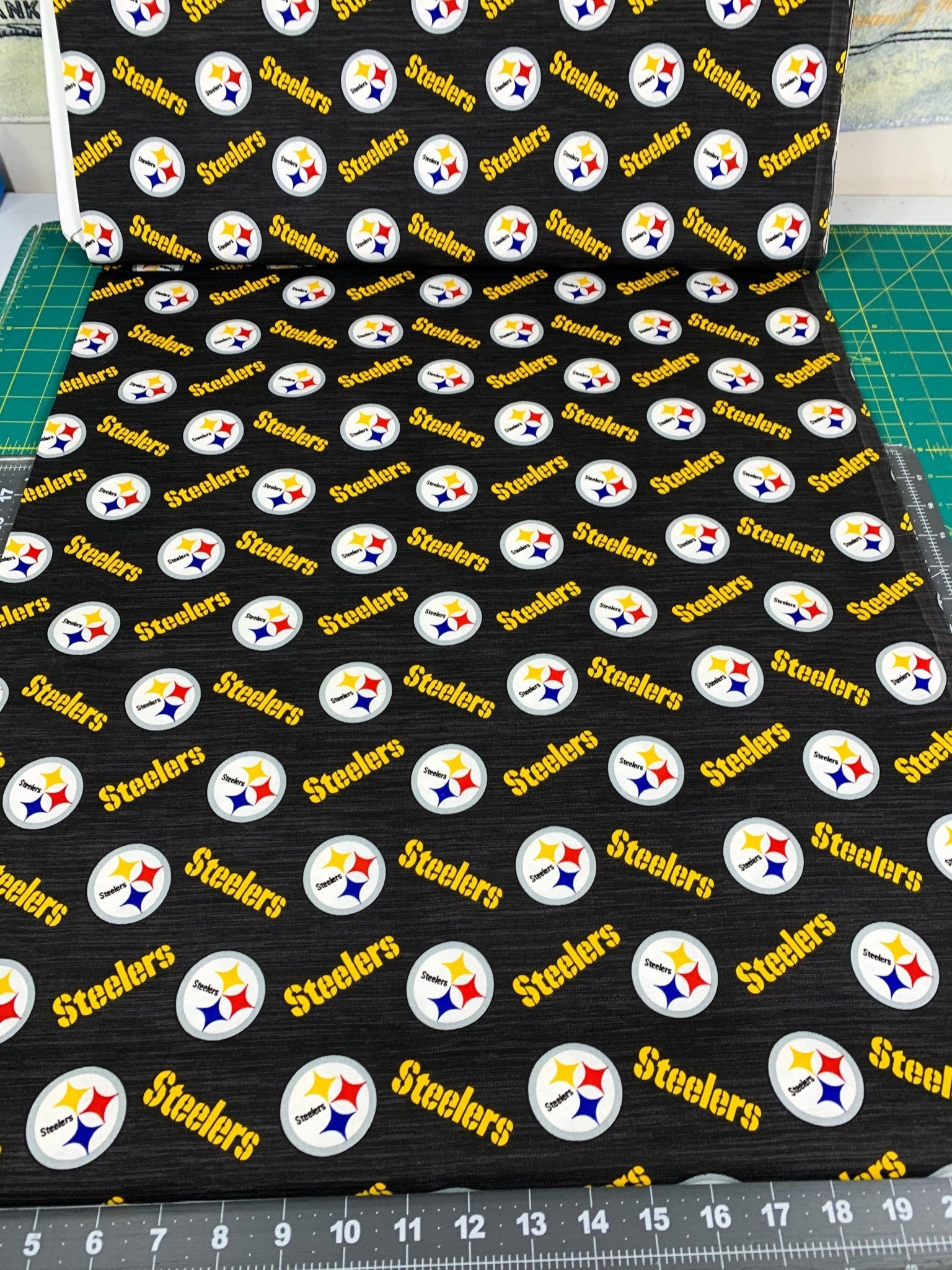 Pittsburgh Steelers fabric 70499 - D Steeler NFL fabric - Mary Jo Fabrics