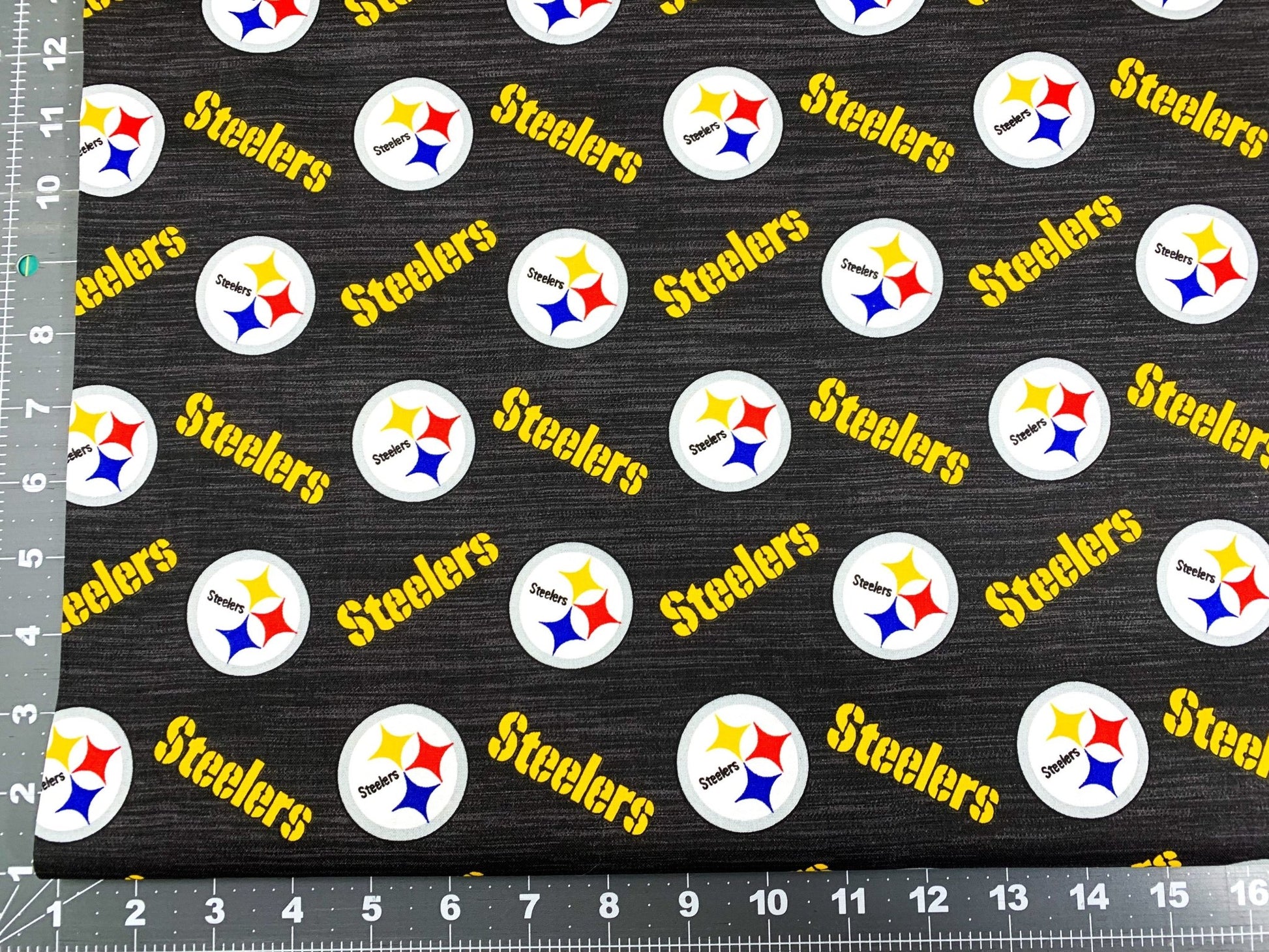 Pittsburgh Steelers fabric 70499 - D Steeler NFL fabric - Mary Jo Fabrics