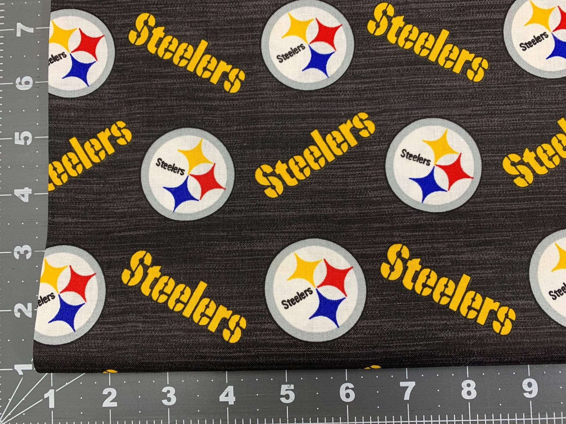 Pittsburgh Steelers fabric 70499 - D Steeler NFL fabric - Mary Jo Fabrics