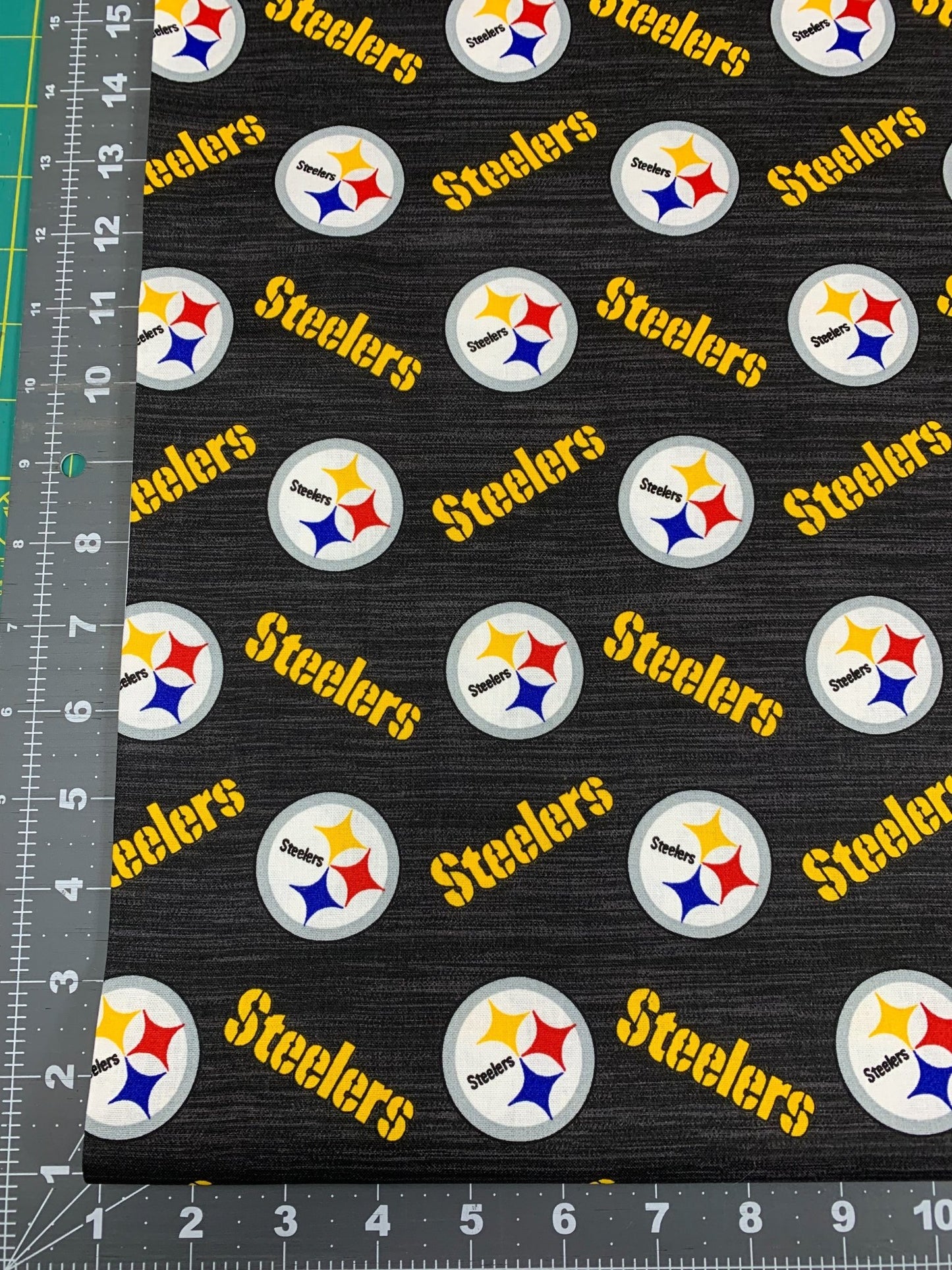 Pittsburgh Steelers fabric 70499 - D Steeler NFL fabric - Mary Jo Fabrics