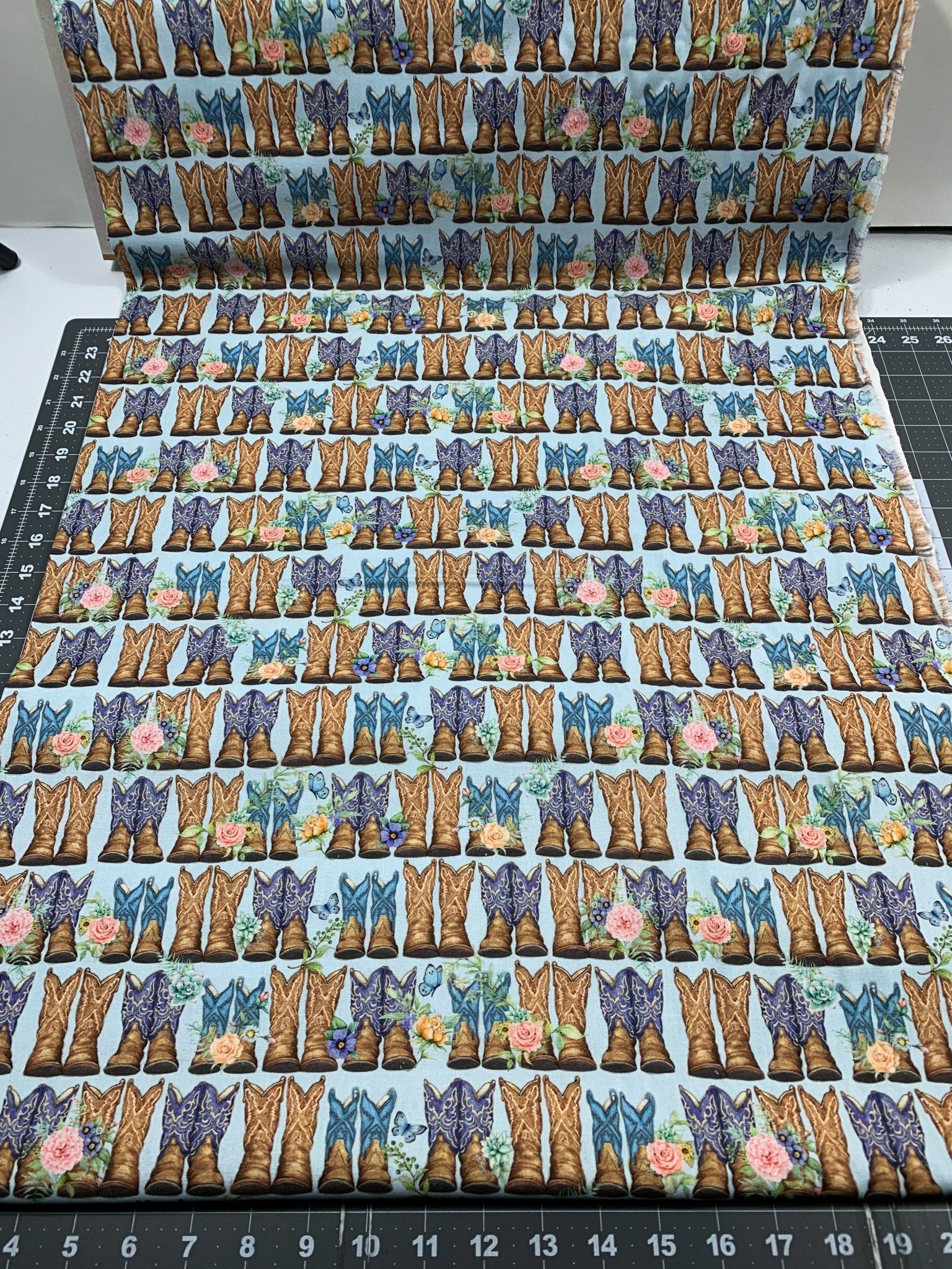 Pretty Cowboy Boot Fabric 81427 Cowgirl Fabric - Mary Jo Fabrics