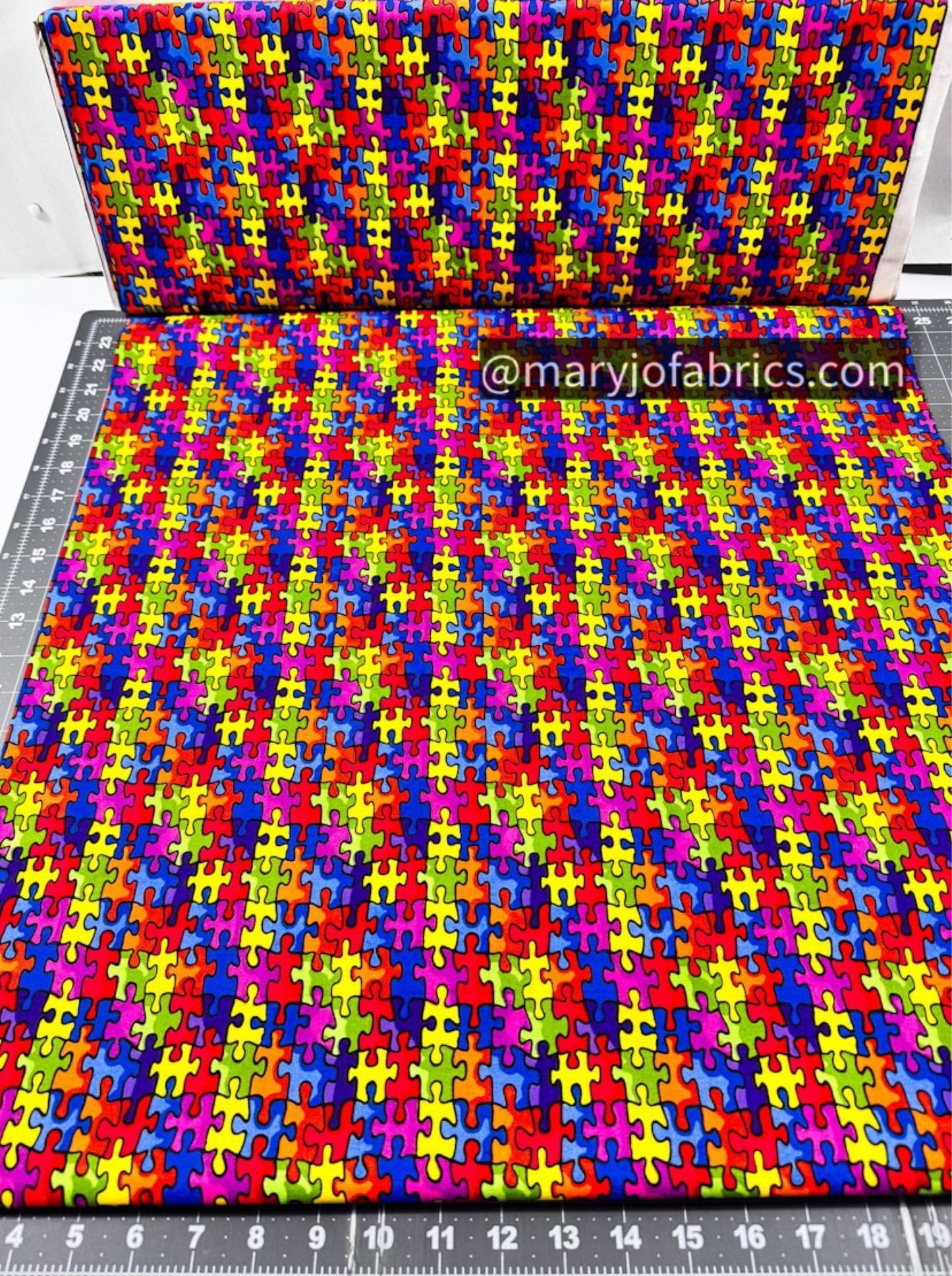 Prime color jigsaw fabric 19596 game Puzzle fabric - Mary Jo Fabrics