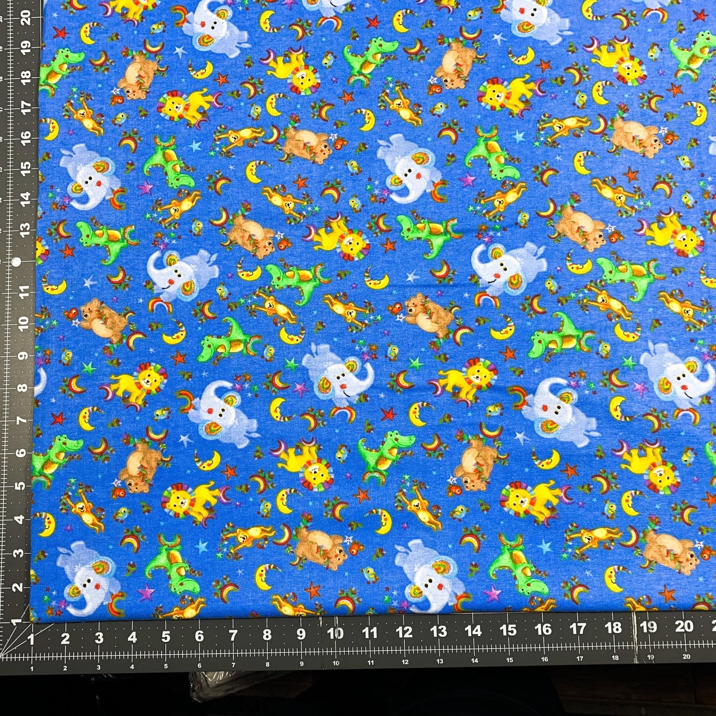 Rainbow Animal FLANNEL Fabric 44 - 7941 Lion Alligator - Mary Jo Fabrics
