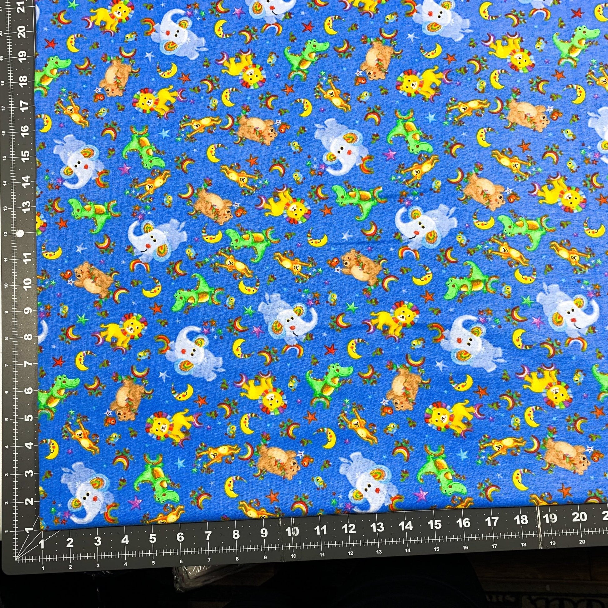 Rainbow Animal FLANNEL Fabric 44 - 7941 Lion Alligator - Mary Jo Fabrics