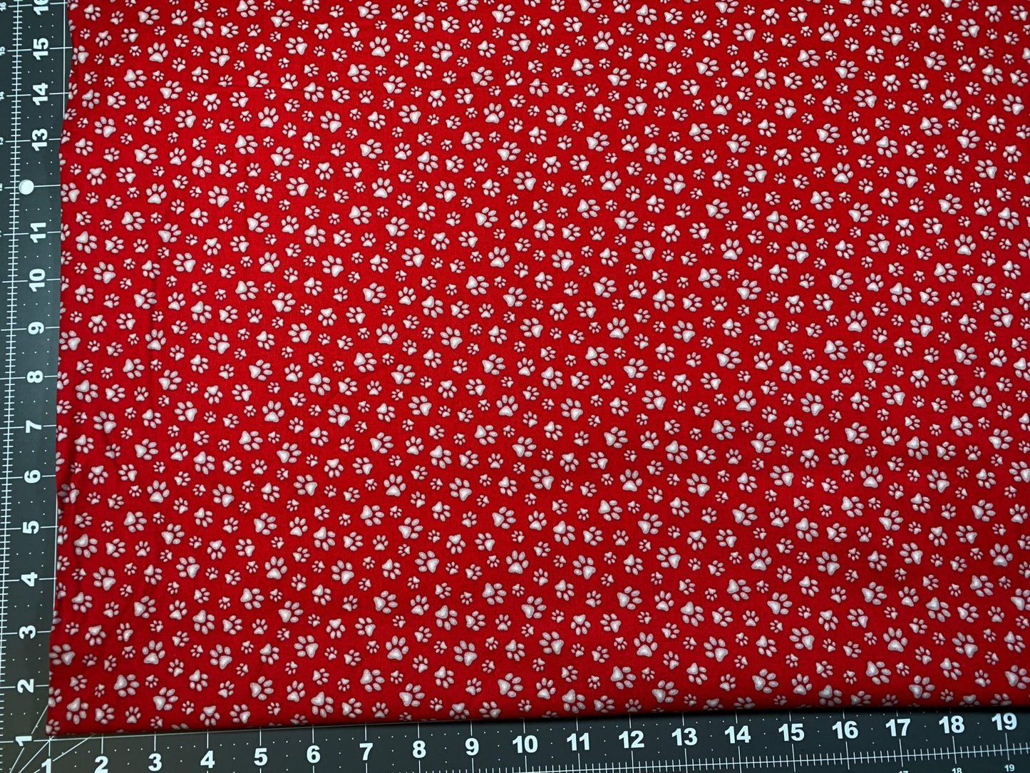 Red Paw fabric 181 Adorable Pet Paws - Mary Jo Fabrics