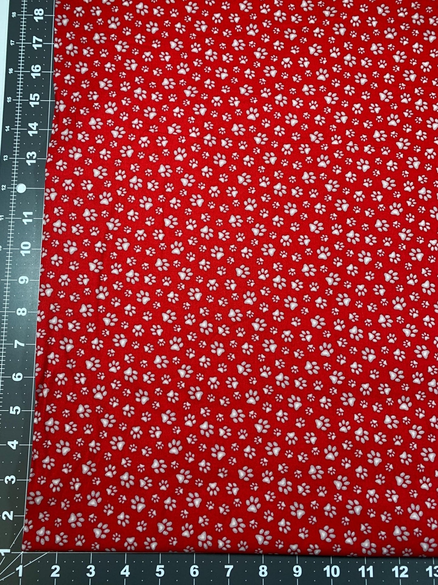 Red Paw fabric 181 Adorable Pet Paws - Mary Jo Fabrics