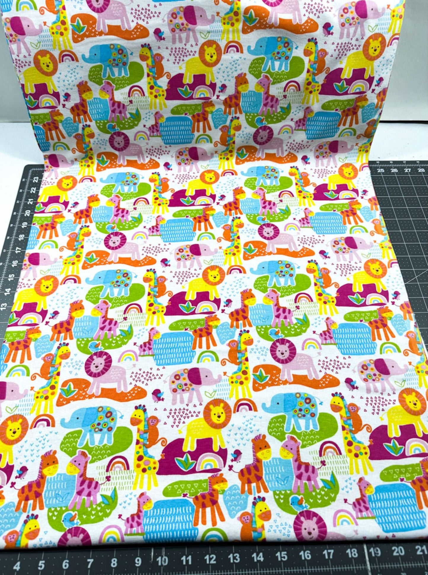 Safari Animal FLANNEL 44 - 8001 Fun Flannels - Mary Jo Fabrics