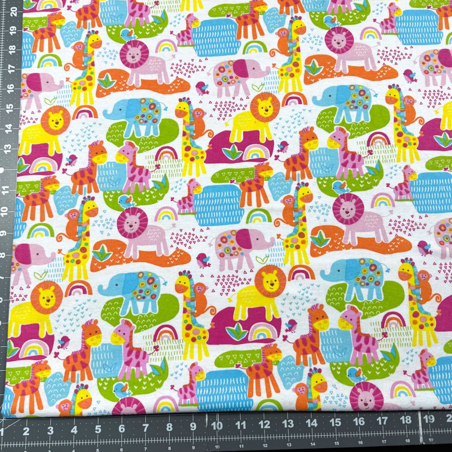 Safari Animal FLANNEL 44 - 8001 Fun Flannels - Mary Jo Fabrics