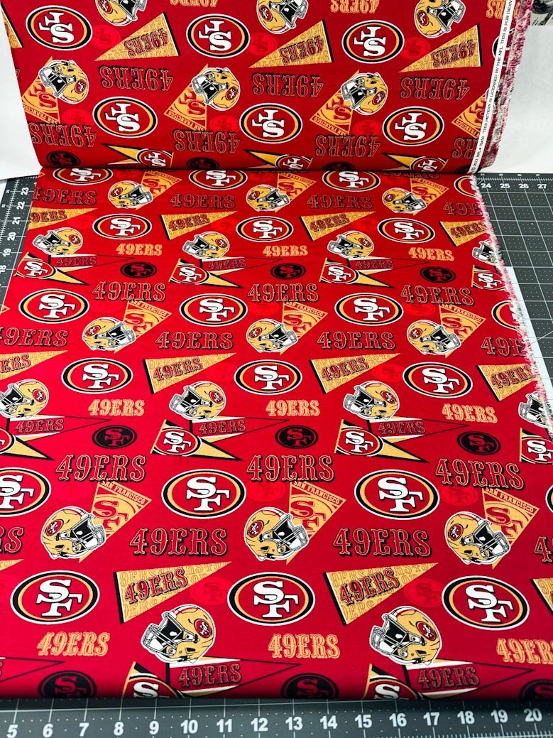 San Francisco 49ers fabric 70450D Pennant San Francisco cotton fabric - Mary Jo Fabrics