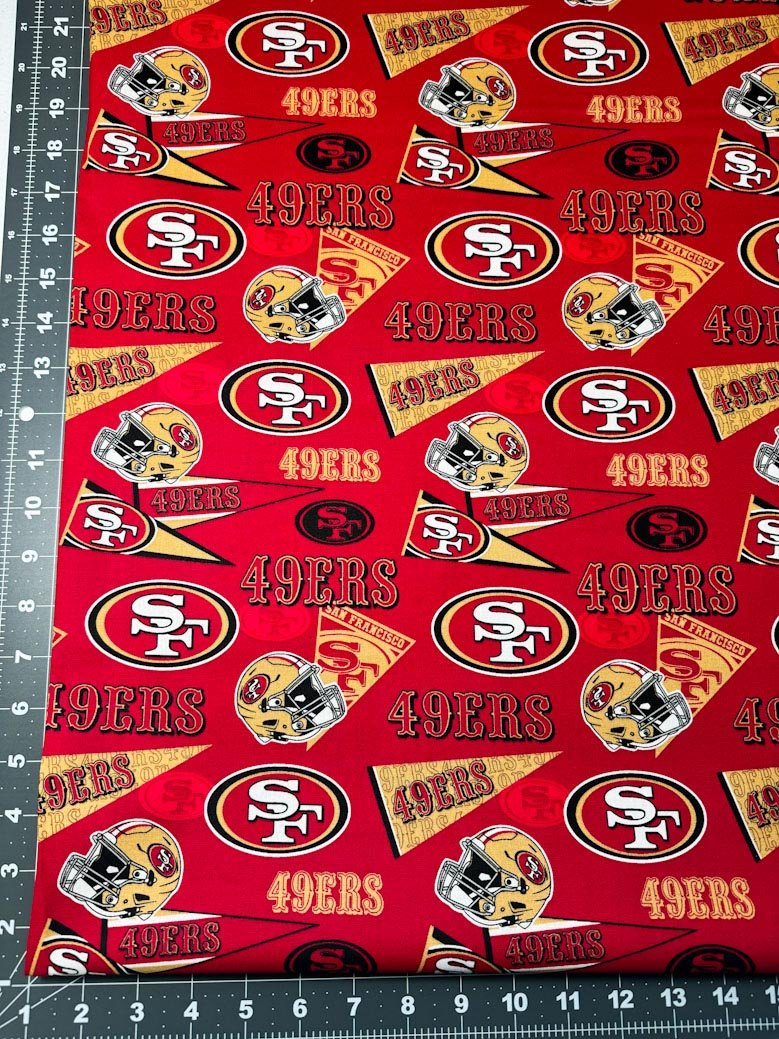 San Francisco 49ers fabric 70450D Pennant San Francisco cotton fabric - Mary Jo Fabrics