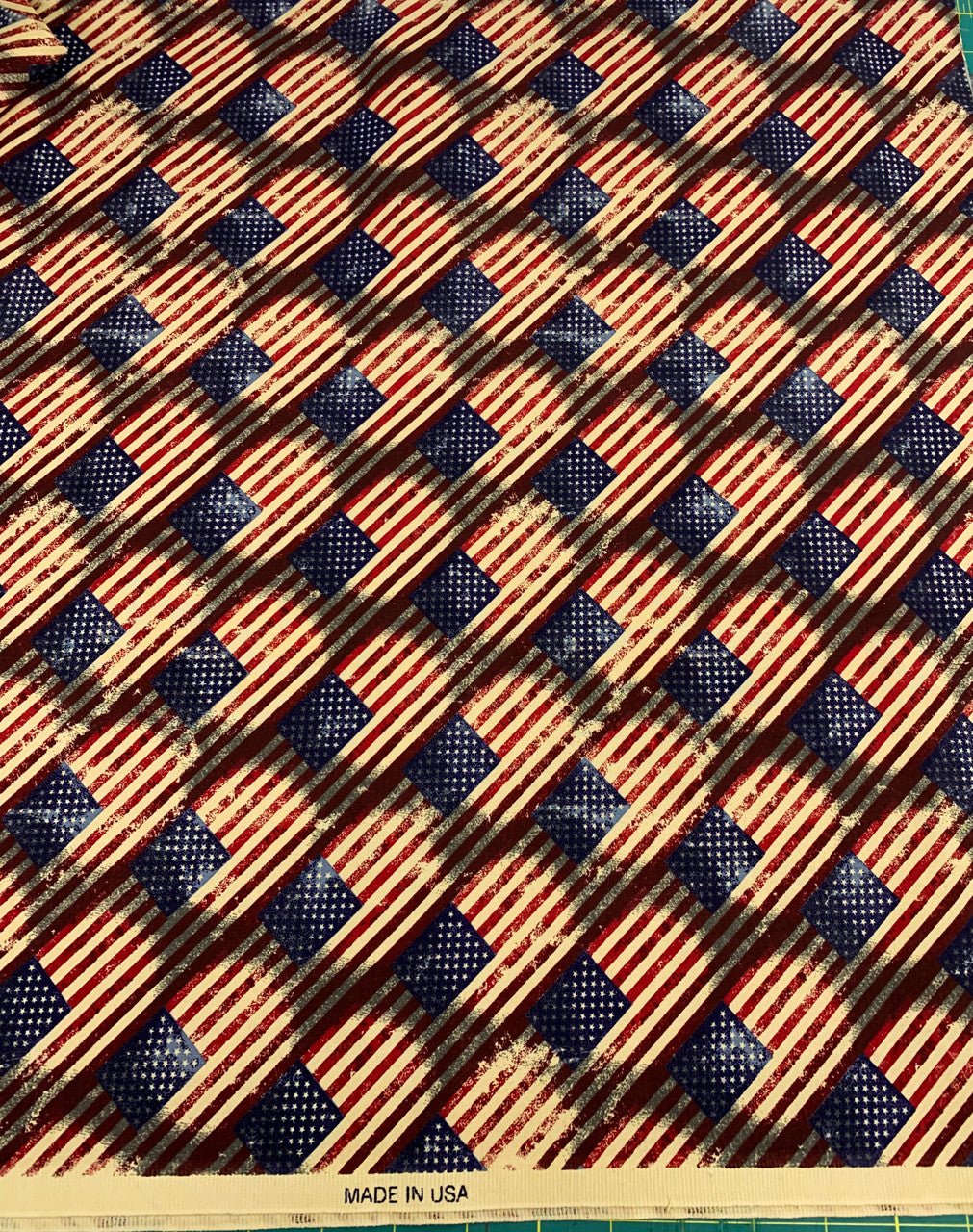 Shabby Chic American flag fabric 48475 USA fabric - Mary Jo Fabrics