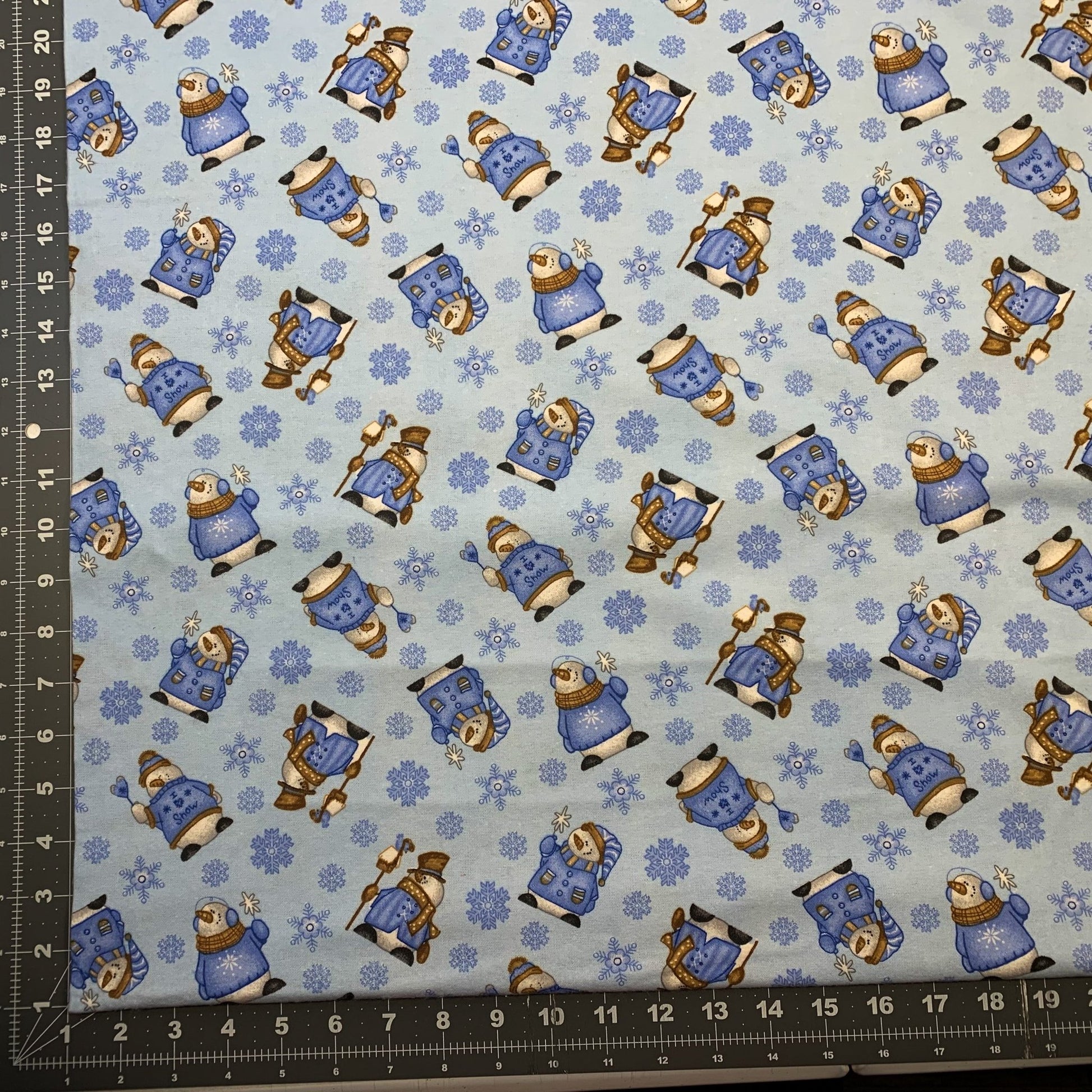 Snowmen FLANNEL 1062 Light Blue Snowflakes Cotton flannel - Mary Jo Fabrics