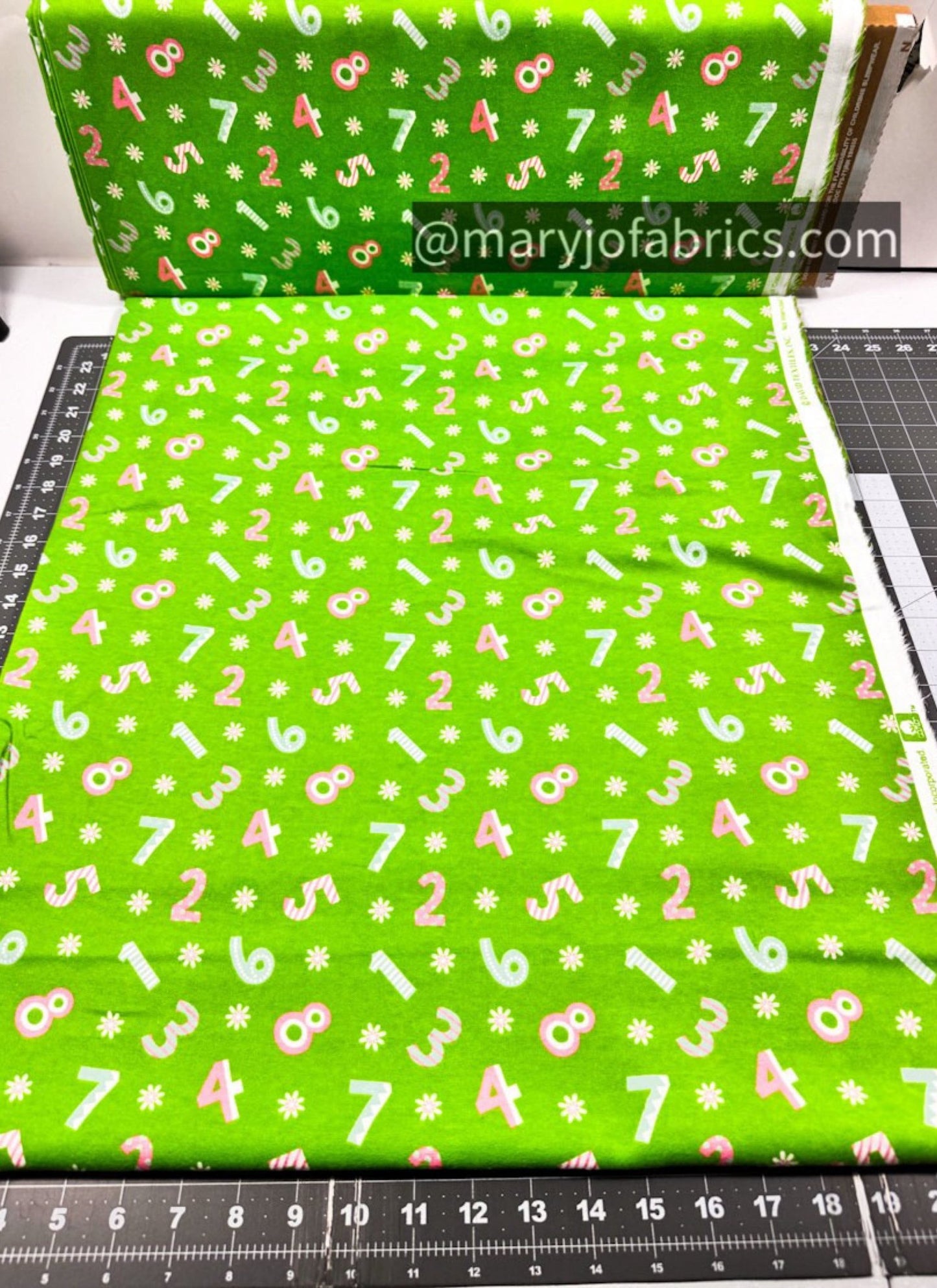 Spring Green Number FLANNEL DX - 1721 - 4F Counting - Mary Jo Fabrics