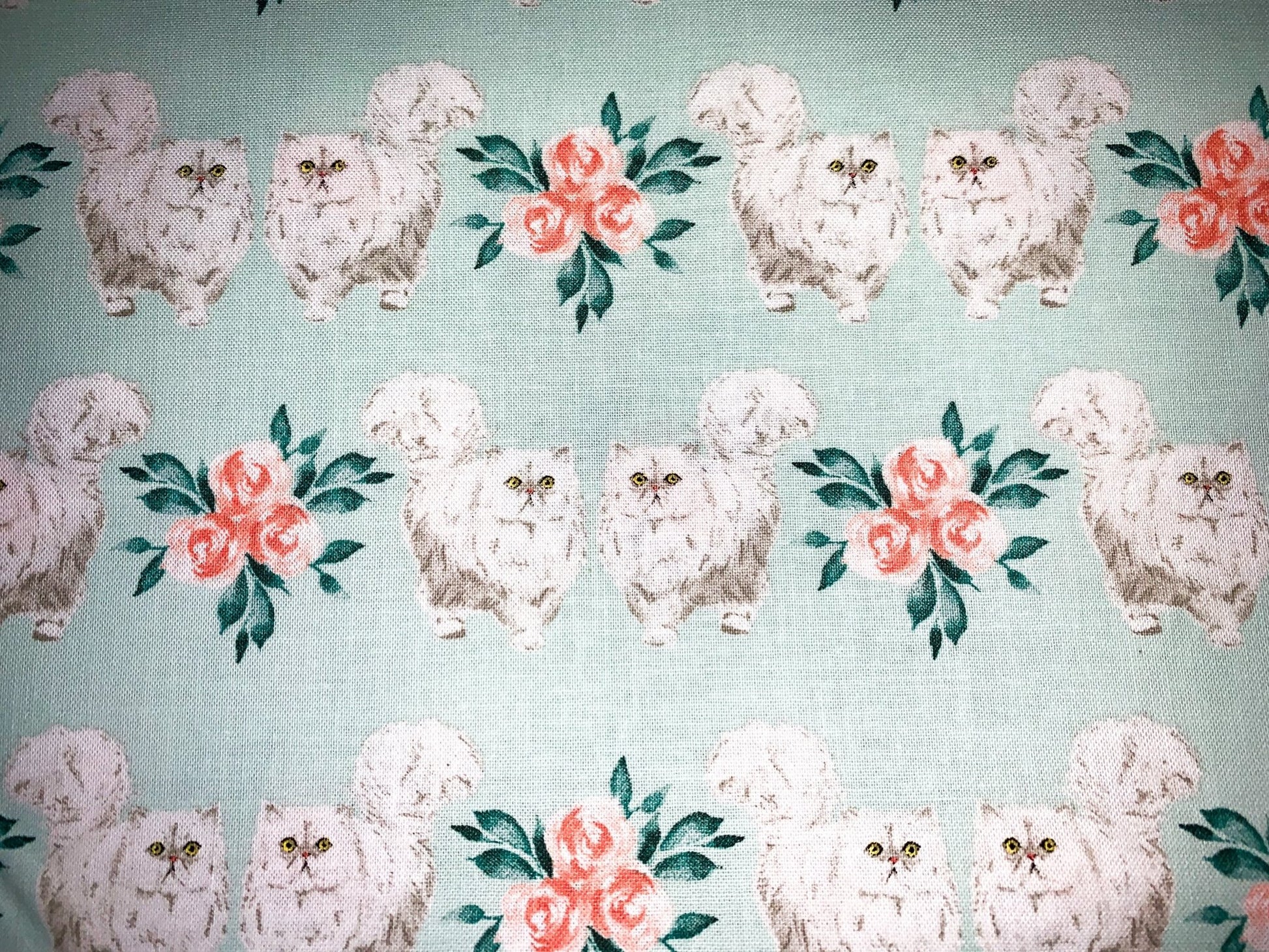 White cats fabric 18039 Persian cat fabric - Mary Jo Fabrics