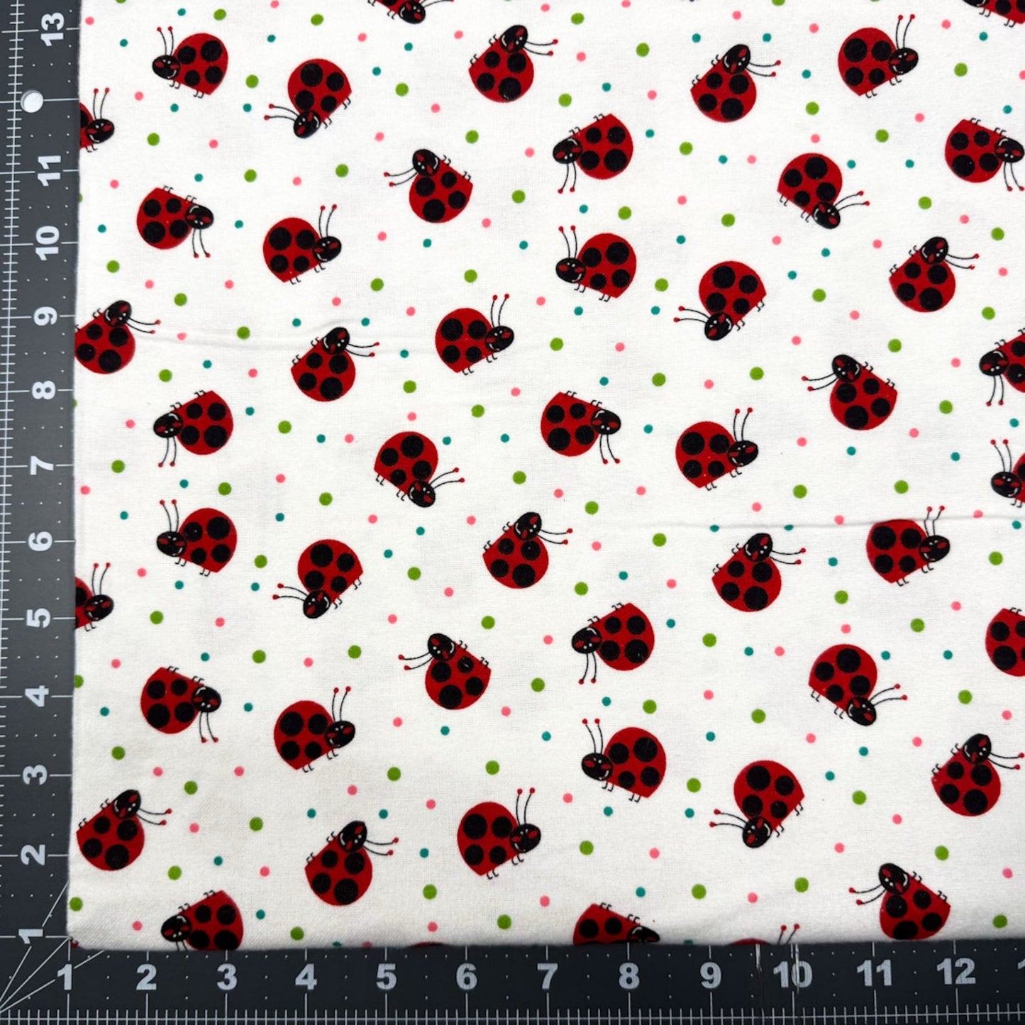White Ladybug FLANNEL 1019 - 8 Cute ladybugs - Mary Jo Fabrics