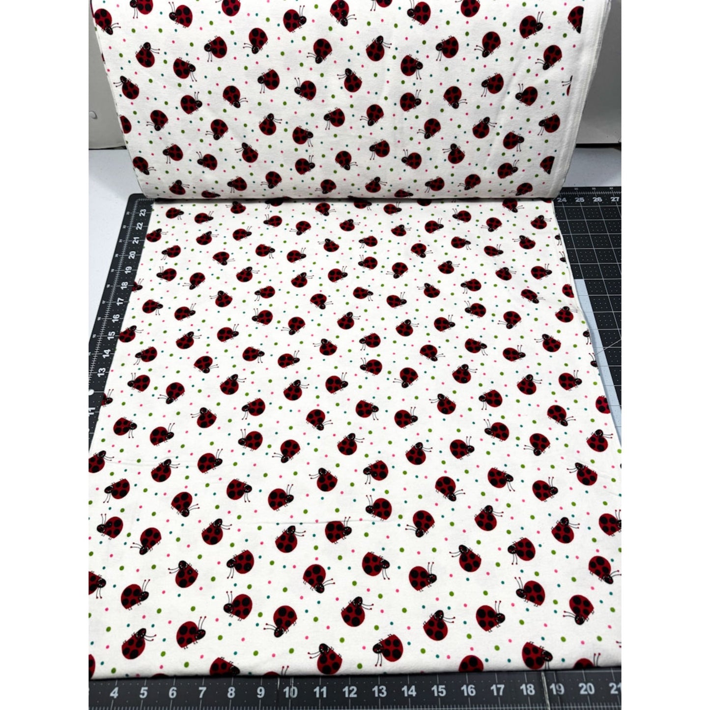 White Ladybug FLANNEL 1019 - 8 Cute ladybugs - Mary Jo Fabrics