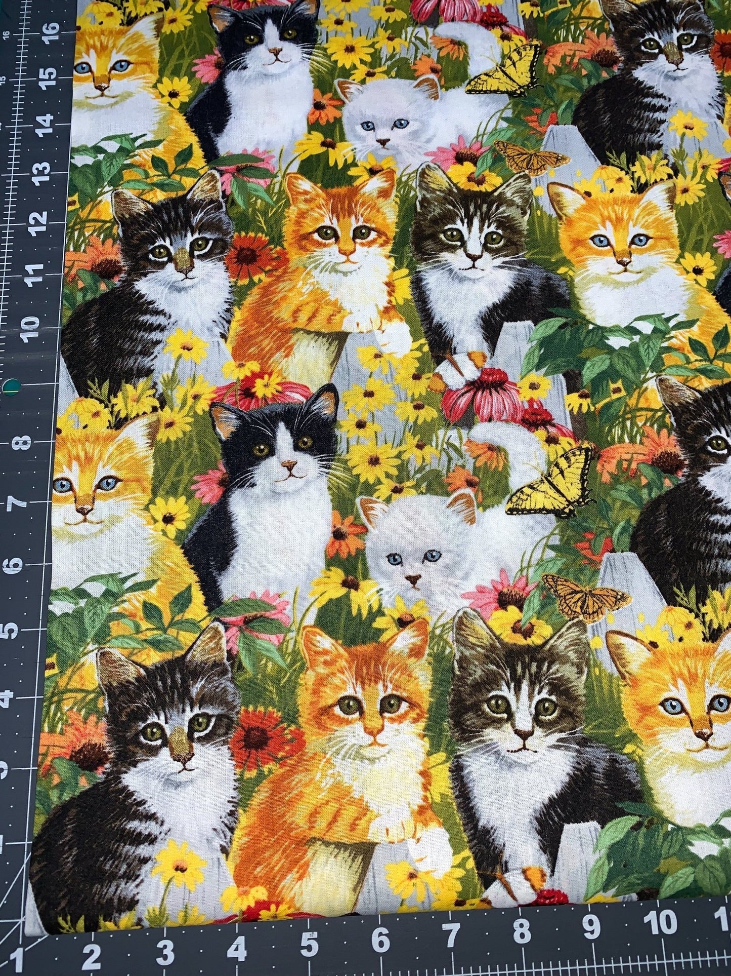 Yellow Daisies and Kitten fabric 3583 cat cotton fabric - Mary Jo Fabrics