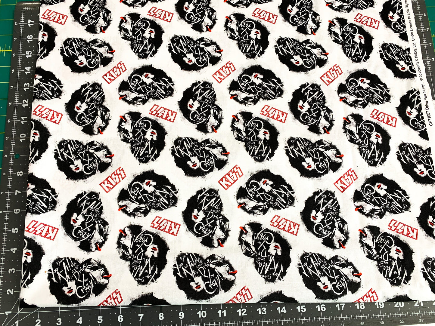White Kiss band fabric 71057 Drive you Crazy